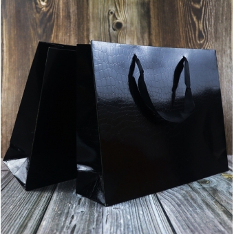 Paper bag with handle