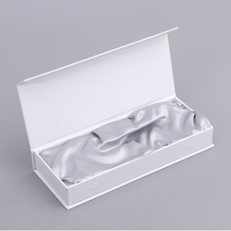 Custom Box Packaging Magnetic Jewelry Luxury Bracelet With Satin Insert 