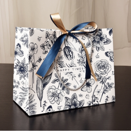 Shopping Luxury Paper Bags With Ribbon Handle For Clothes Package Party Bags 