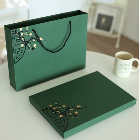 Premium Packaging Boxes Printing Lid And Base Gift Box For Clothes 