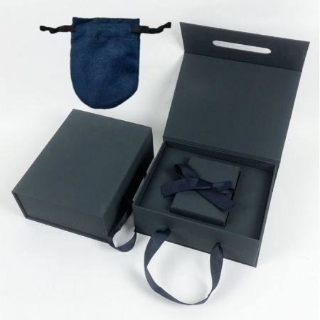 Folding Magnetic Gift Packaging Boxes Jewelry Paper Box With Ribbon Handle 